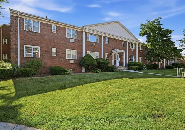 Homes for sale in Agawam, MA | 73 Regency Park Dr #73, Agawam, MA 01001 | MLS# 73537612