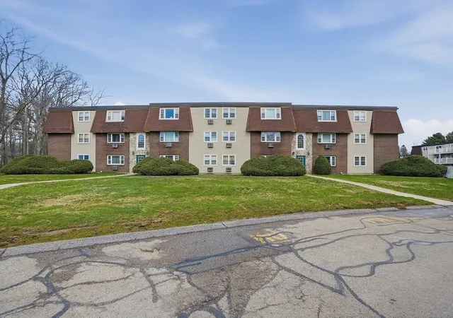 1st image of 180 Main Street #B34, Bridgewater, MA 02324 | MLS# 73496912