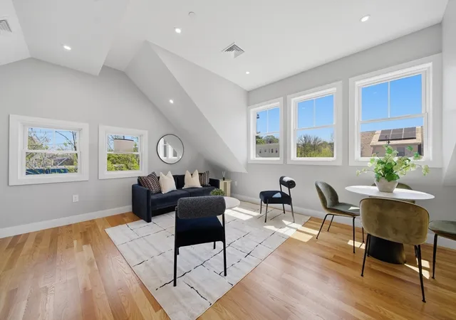 3rd image of 174 Walnut Street #3, Somerville, MA 02145 | MLS# 73530915