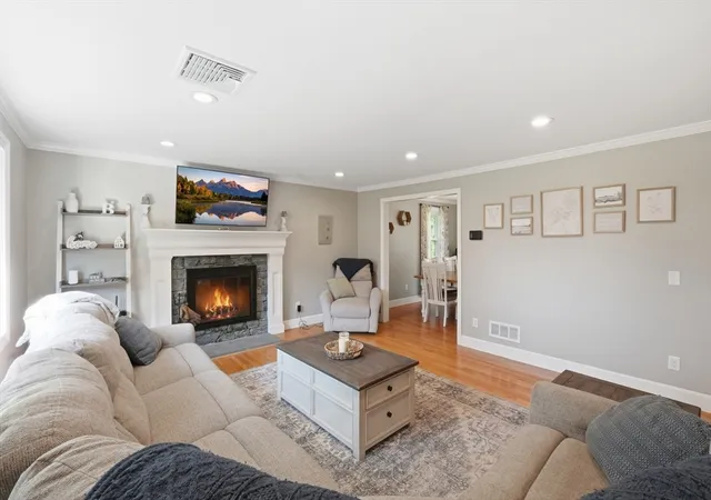 Photo 3 of Sale Pending at 137 Ward St, North Brookfield, MA 01535 | MLS# 73564976 | Listing updated on 2026-09-15