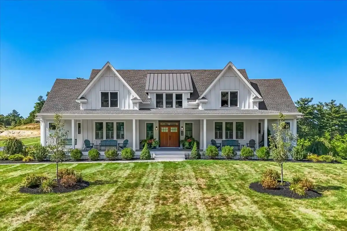 Photo 1 of Mansion for sale at 330 Country Clb Way, Kingston, MA 02364 | MLS# 73577848 | Listing updated on 2026-09-20