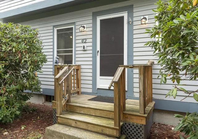 3rd image of 42 Pierce Farm Rd, Fitchburg, MA 01420 | MLS# 73559174