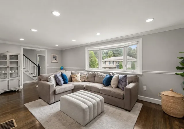 2nd image of 150 Woodbine Circle, Needham Heights, MA 02494 | MLS# 73551292