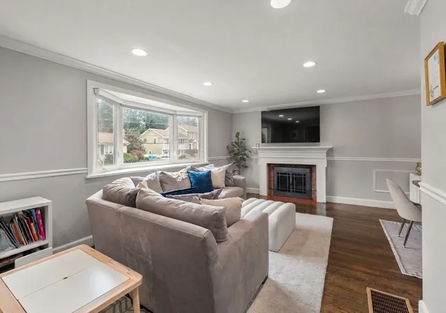 3rd image of 150 Woodbine Circle, Needham Heights, MA 02494 | MLS# 73551292