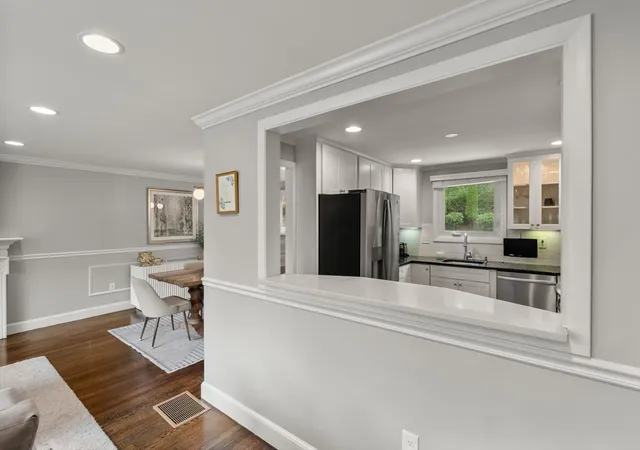 5th image of 150 Woodbine Circle, Needham Heights, MA 02494 | MLS# 73551292