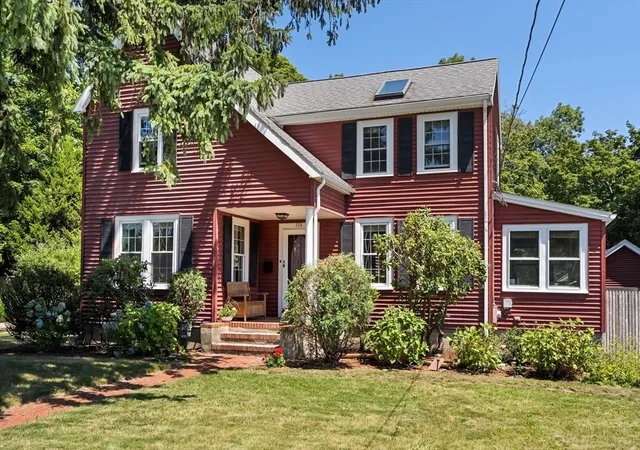 Photo 2 of Sale Pending at 288 Union St, South Weymouth, MA 02190 | MLS# 73562202 | Listing updated on 2026-09-07