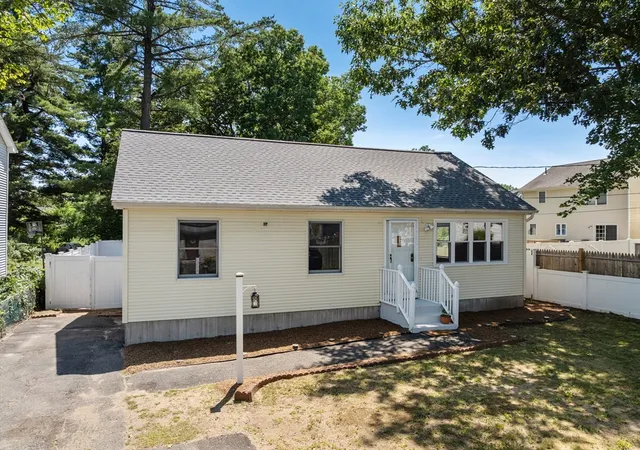 24th image of 15 Herbert Av, Springfield, MA 01119 | MLS# 73552979