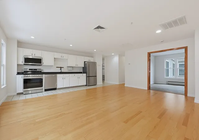 4th image of 1 Davenport Street #8, Cambridge, MA 02140 | MLS# 73557388