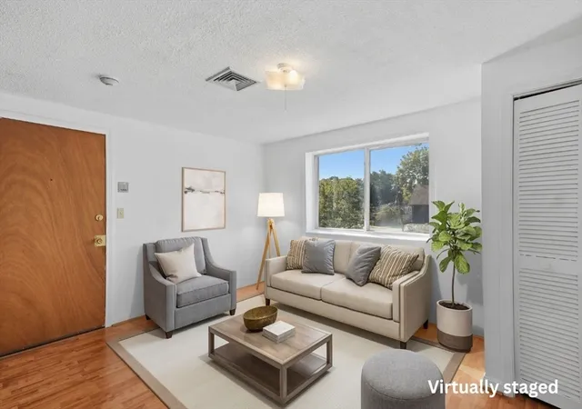 2nd image of 35 Prospect St #309, Woburn, MA 01801 | MLS# 73559373
