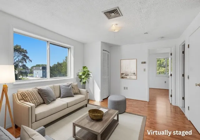 3rd image of 35 Prospect St, Woburn, MA 01801