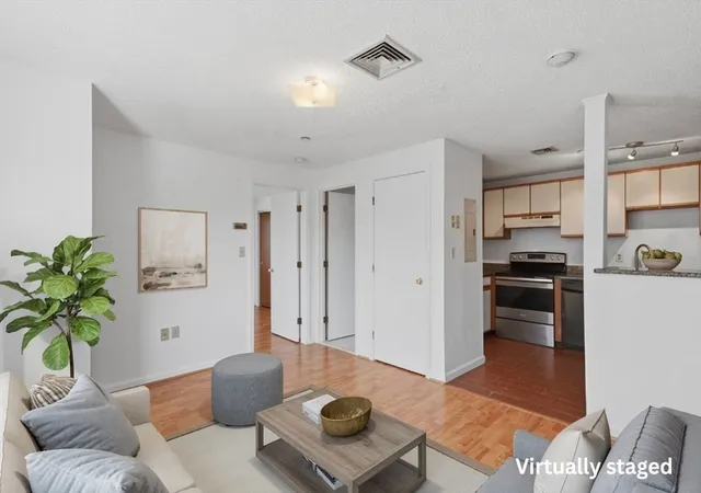 4th image of 35 Prospect St, Woburn, MA 01801