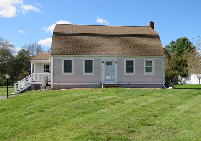 Homes for sale in East Bridgewater, MA | 1278 Central St, East Bridgewater, MA 02333 | MLS# 73514468