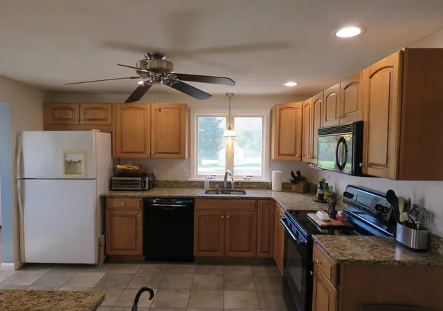 Homes for sale in East Bridgewater, MA | 1278 Central St, East Bridgewater, MA 02333 | MLS# 73514468