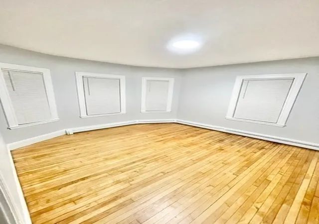 Homes for sale in Wellesley, MA | 33 Oak St, Wellesley, MA 02482