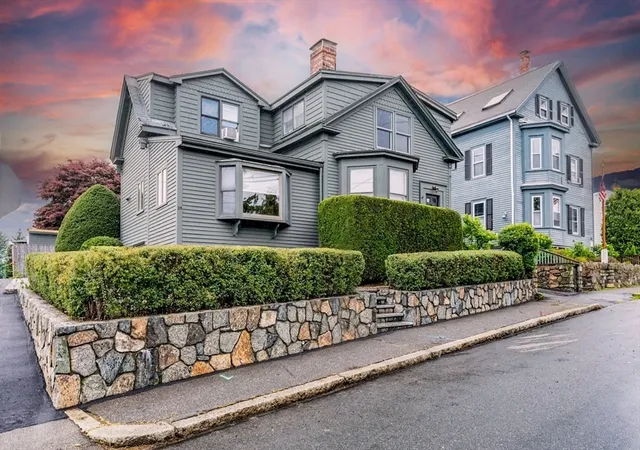 Homes for sale in Marblehead, MA | 24 Pond Street #1, Marblehead, MA 01945 | MLS# 73547381