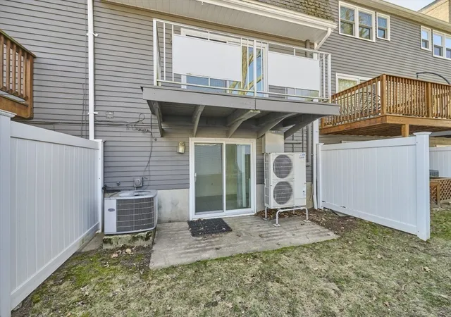 Listing Photo 4 - Condo for sale in building located at 9 Circuit Ln, Watertown, MA 02472 - Unit #9