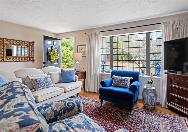 Photo 3 of Sale Pending at 7 Bonnie Briar Rd, Osterville, MA 02655 | MLS# 73531923 | Listing updated on 2026-07-29