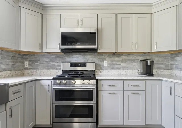 3rd image of 7 Sheldon St, Methuen, MA 01844 | MLS# 73556263