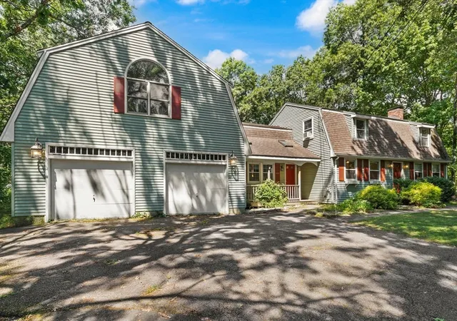 Photo 2 of Single family home for sale at 42 Summer St, Foxboro, MA 02035 | MLS# 73566627 | Listing updated on 2026-08-25