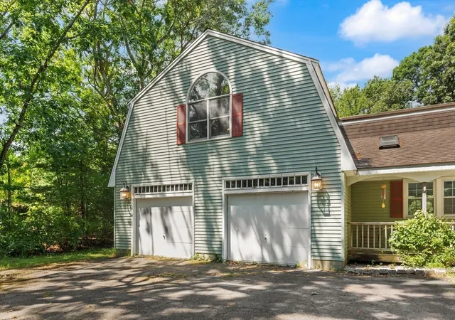 Photo 4 of Single family home for sale at 42 Summer St, Foxboro, MA 02035 | MLS# 73566627 | Listing updated on 2026-08-25