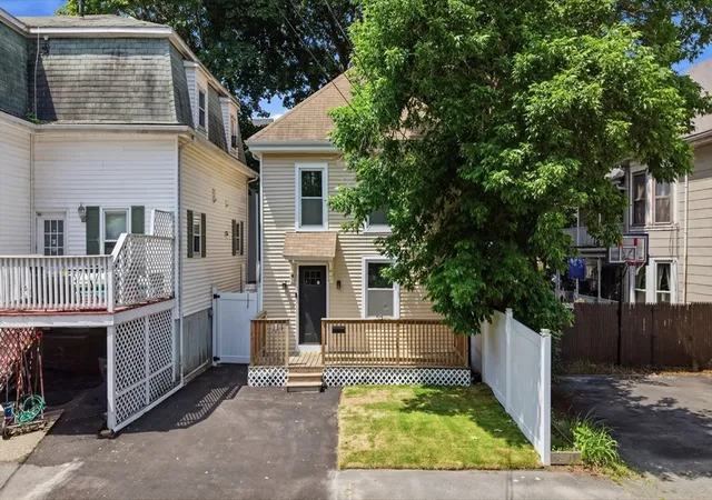 Photo 3 of Single family home for sale at 38 S Lincoln, Haverhill, MA 01835 | MLS# 73534457 | Listing updated on 2026-08-09