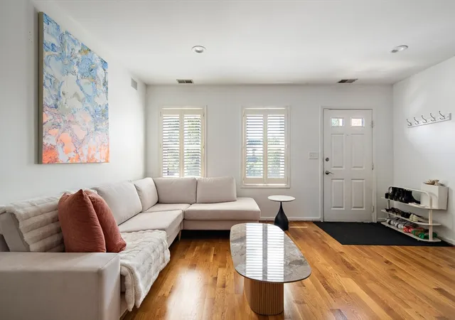 3rd image of 82 Captains Row #82, Chelsea, MA 02150 | MLS# 73553606