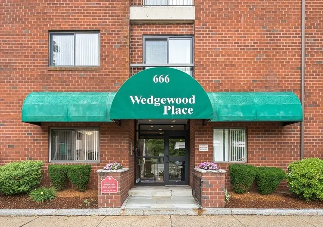 Homes for sale in Winchester, MA | 666 Main Street, Winchester, MA 01890 | Houzeo