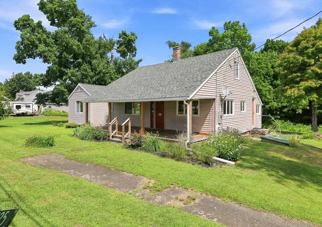 Photo 2 of Single family home for sale at 125 South St, Granby, MA 01033 | MLS# 73564464 | Listing updated on 2026-10-02