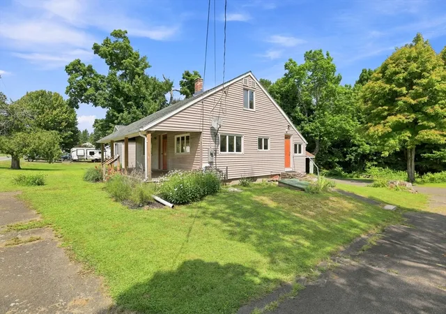 Photo 3 of Single family home for sale at 125 South St, Granby, MA 01033 | MLS# 73564464 | Listing updated on 2026-10-02