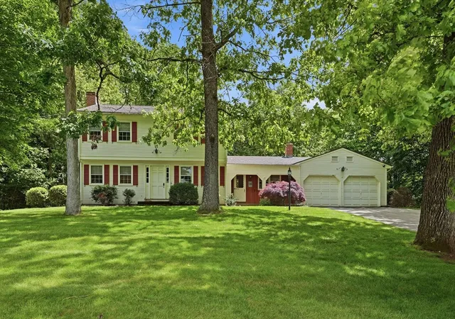 Homes for sale in Wilbraham, MA | 17 Raymond Dr, Wilbraham, MA 01095 | MLS# 73539102