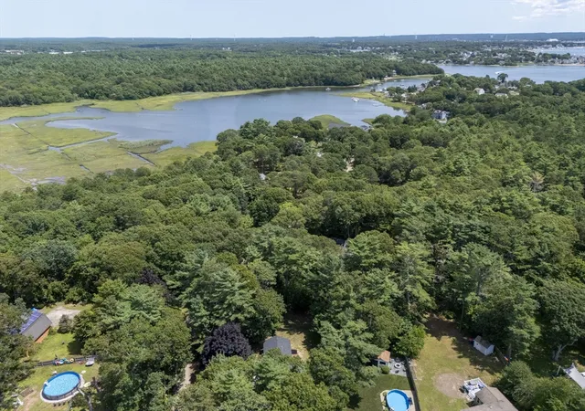3rd image of 1 Arlington Rd, Wareham, MA 02571 | MLS# 73554304