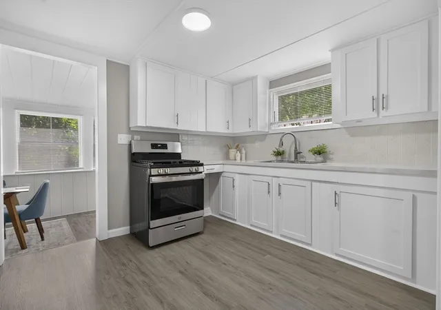 4th image of 1 Arlington Rd, Wareham, MA 02571 | MLS# 73554304