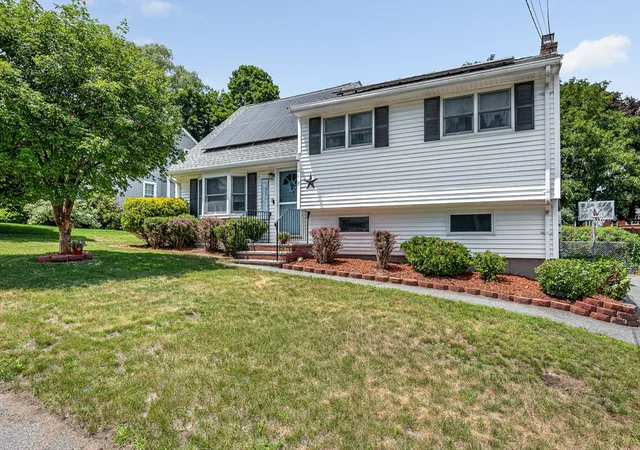 Homes for sale in Woburn, MA | 6 Surrey Rd, Woburn, MA 01801 | MLS# 73546196