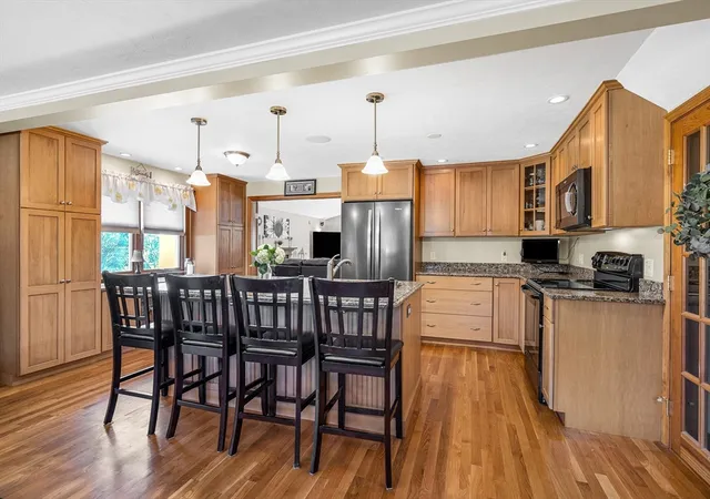 Homes for sale in Woburn, MA | 6 Surrey Rd, Woburn, MA 01801 | MLS# 73546196