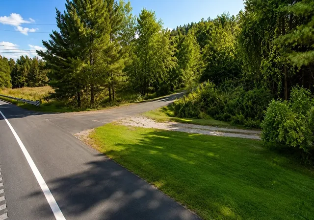 Photo 21 of Sale Pending at 5 E Mountain Rd, Great Barrington, MA 01230 | MLS# 73553500 | Listing updated on 2026-10-23