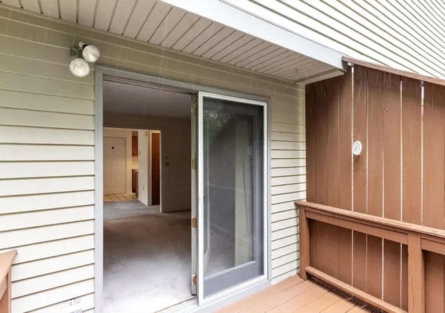 Listing Photo 5 - Condo for sale in building located at 119 Cortland Cir, Leominster, MA 01453 - Unit #119