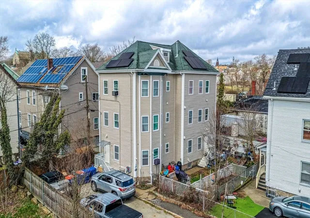 1st image of 5 Tallman Ln, New Bedford, MA 02740 | MLS# 73505828