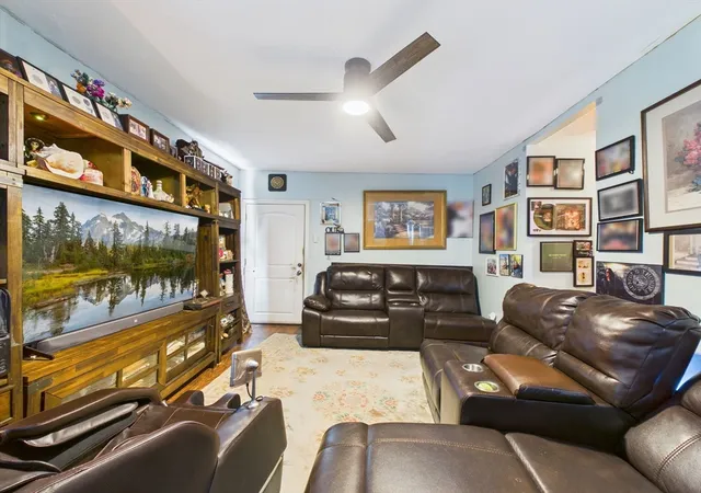 2nd image of 5 Tallman Ln, New Bedford, MA 02740 | MLS# 73505828