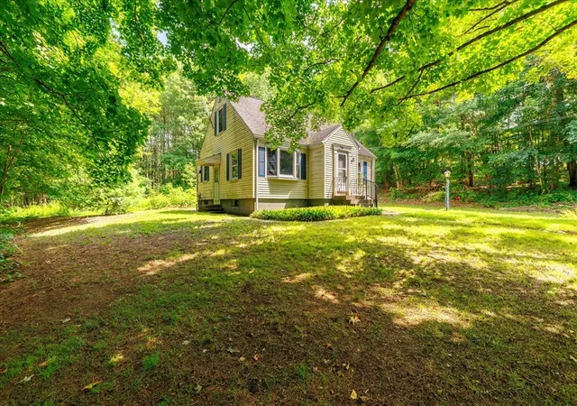 3rd image of 482 Cooper Rd, Northbridge, MA 01534 | MLS# 73557308