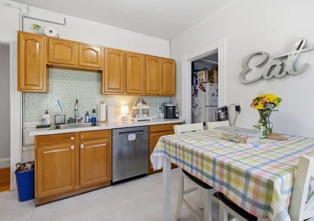 5th image of 71 Houghton St, Boston, MA 02122 | MLS# 73517292