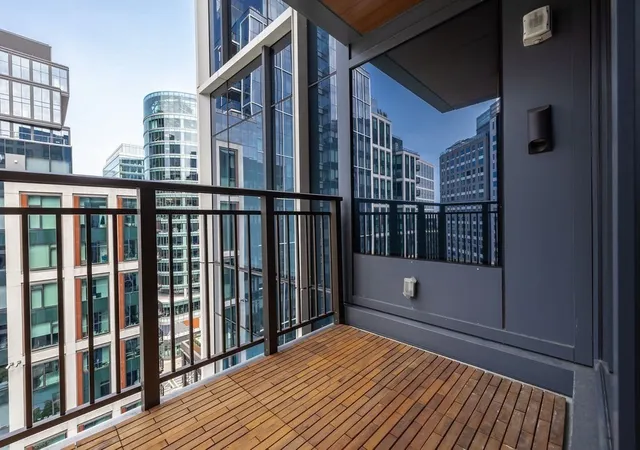 Photo 2 of Sale Pending at 135 Seaport Blvd #1509, Boston, MA 02210 | MLS# 73569452 | Listing updated on 2026-08-29