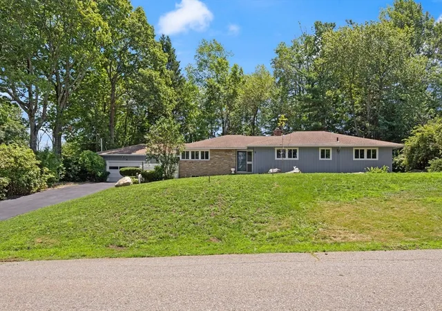 4th image of 5 Woodland Dr, Paxton, MA 01612 | MLS# 73549482