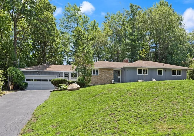 5th image of 5 Woodland Dr, Paxton, MA 01612 | MLS# 73549482