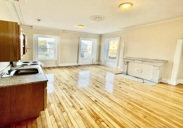 Photo 3 of Sale Pending at 5 Ashland St, Worcester, MA 01609 | MLS# 73547742 | Listing updated on 2026-08-06