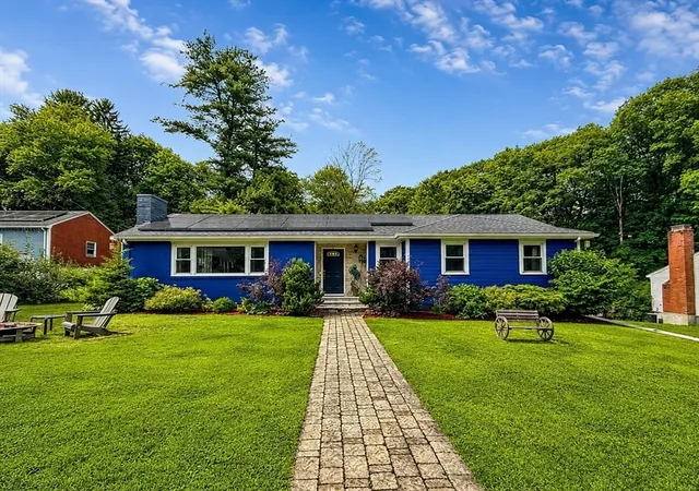 2nd image of 411 Pleasant St, Framingham, MA 01701 | MLS# 73559057