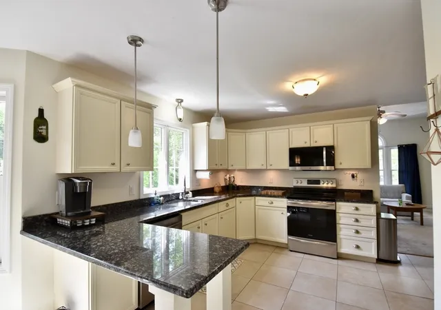 Homes for sale in Charlton, MA | 5 Eleanor La, Charlton, MA 01507 | MLS# 73525756