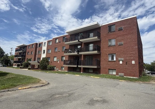 1st image of 1000 Governor's Dr #15, Winthrop, MA 02152 | MLS# 73559730