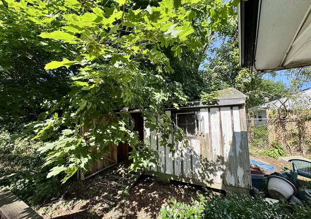 6th image of 105 Royal Road, Brockton, MA 02302 | MLS# 73553934