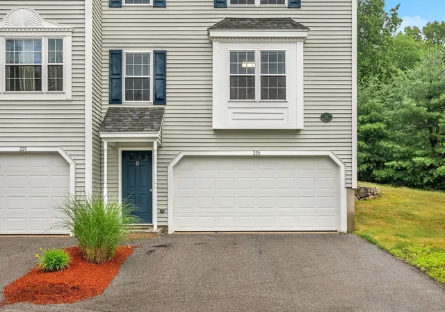 Homes for sale in Groton, MA | 22 Bradley Dr #D, Groton, MA 01450 | MLS# 73541378
