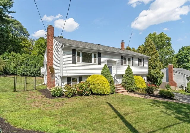 Photo 3 of Sale Pending at 7 Locust Street, Reading, MA 01867 | MLS# 73567917 | Listing updated on 2026-09-15